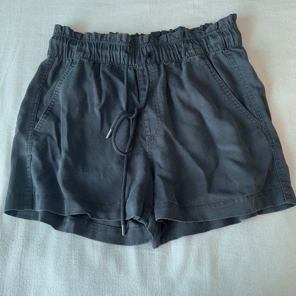 LOFT Women Gray Paperbag Waist Drawstring Shorts Size S New 32843675